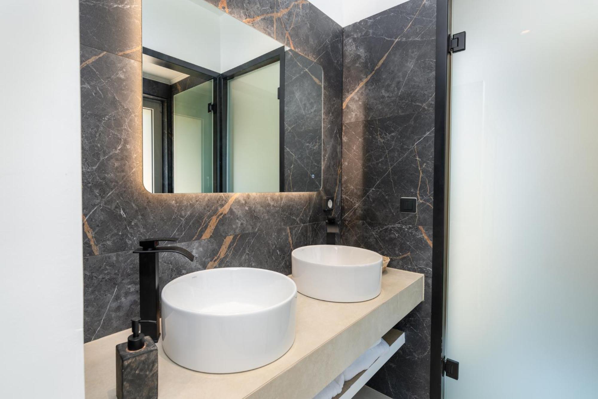 Mellamare Luxury Suites Athánion Exterior foto