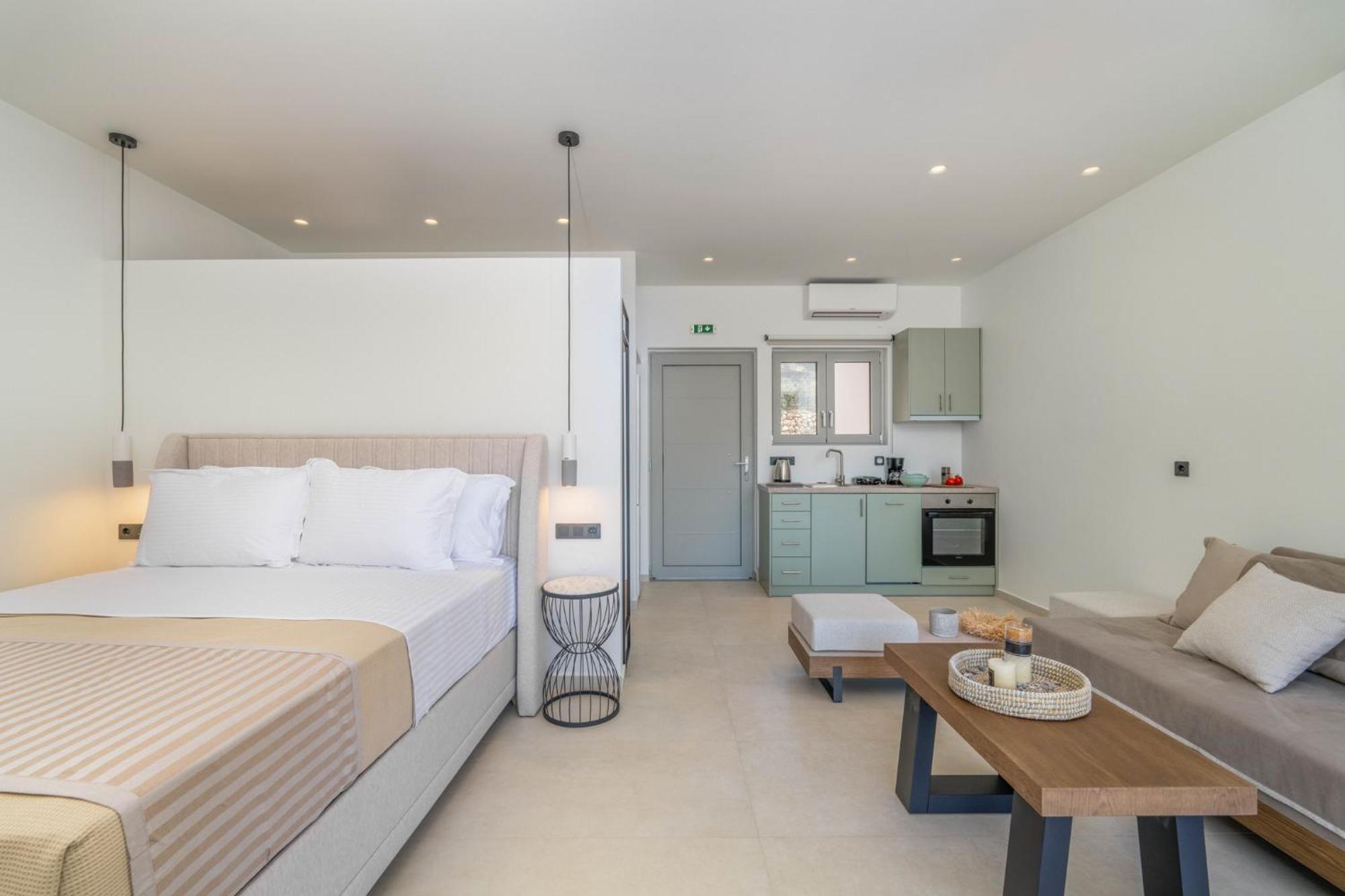 Mellamare Luxury Suites Athánion Exterior foto